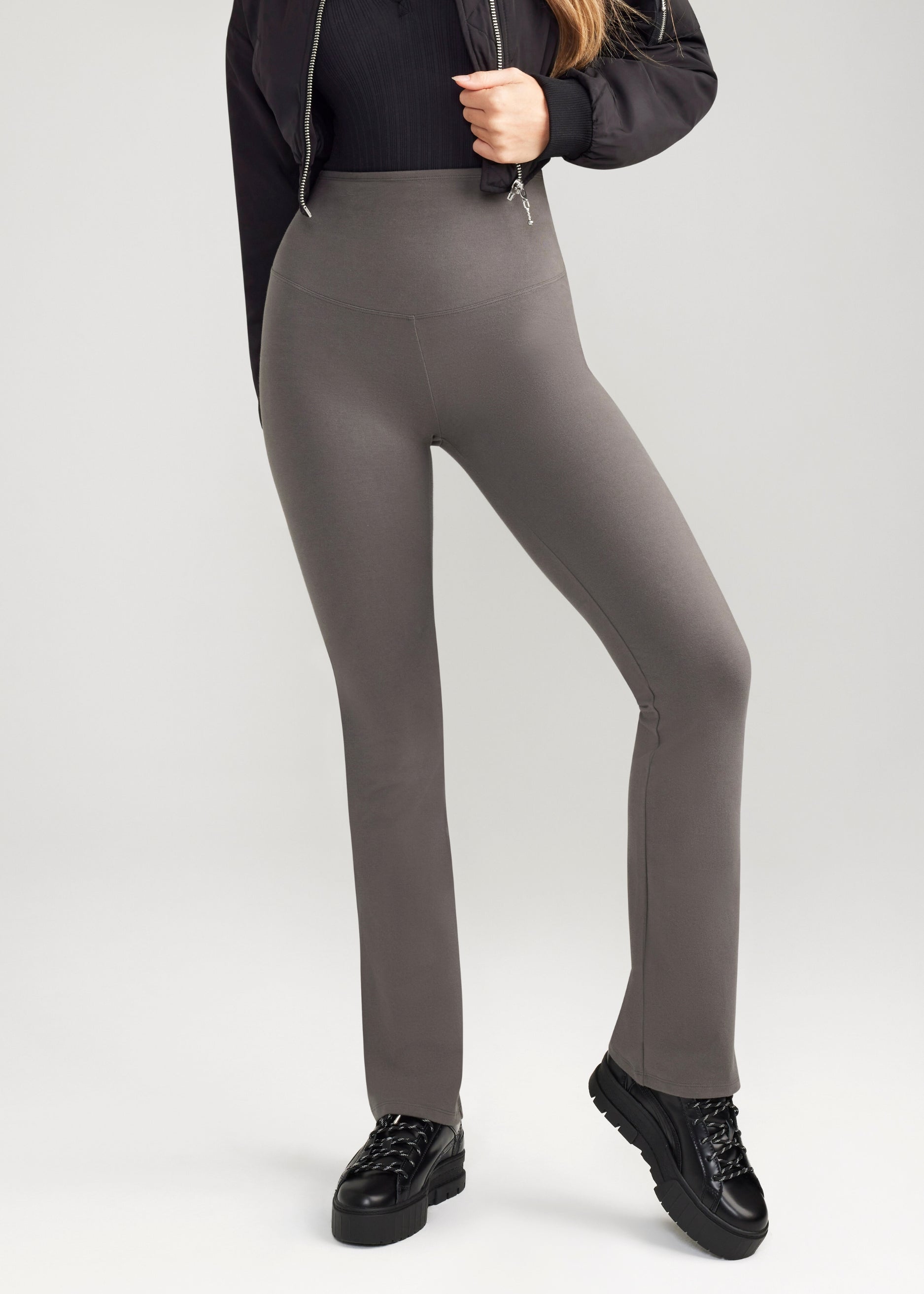 Betabrand Women's Classic Dress Yoga Pants Size Medium Black White Striped  M