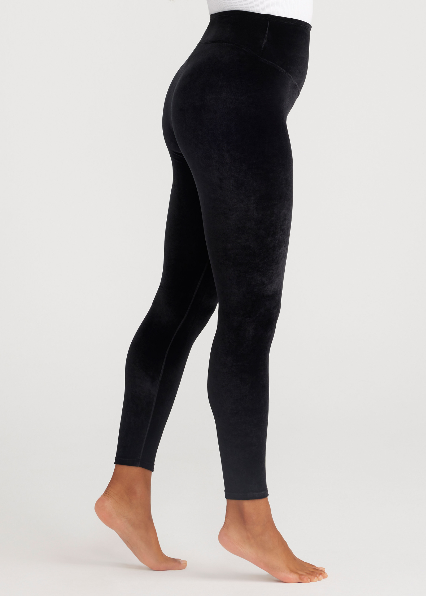 Yummie Seamless Shaping Leggings, Black, Size M/L, from Soma